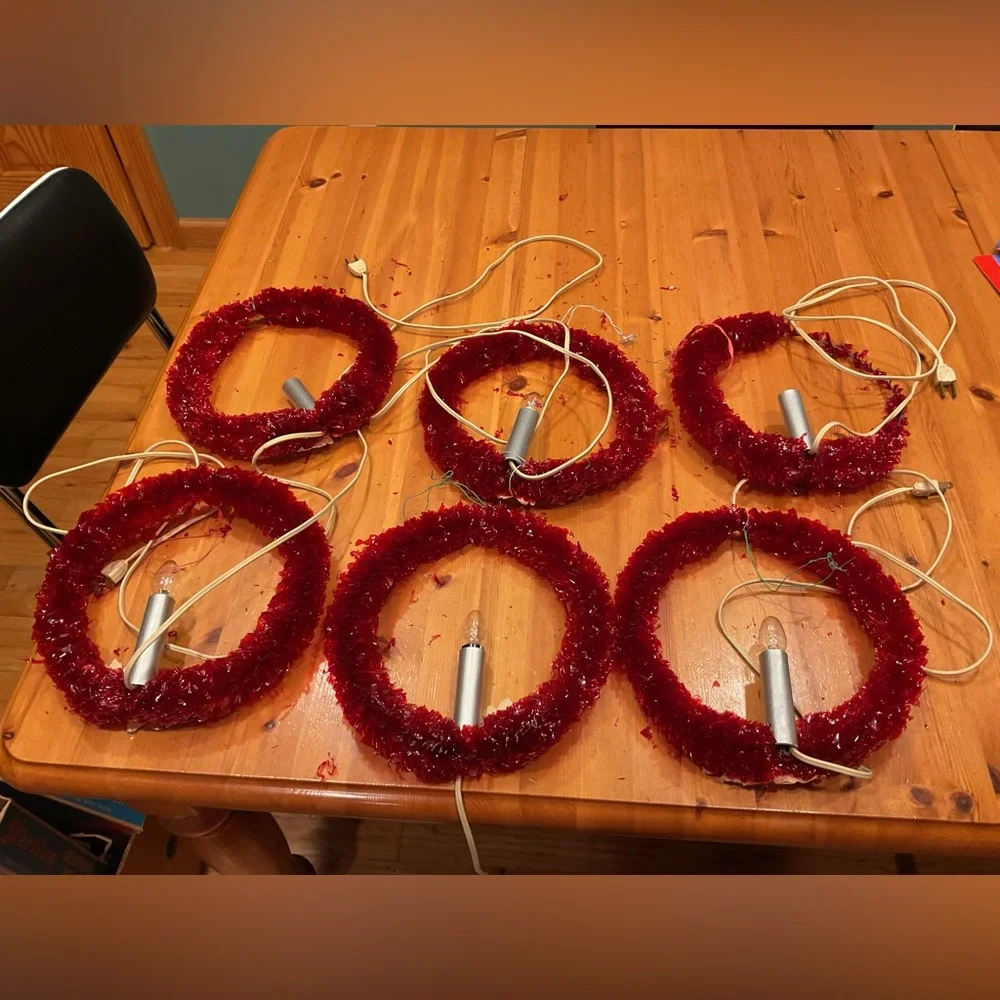 VINTAGE CHRISTMAS RED CELLOPHANE WINDOW WREATHS WITH CANDLE MID CENTURY KITCSH